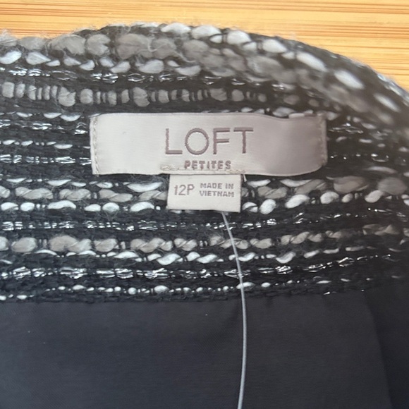 LOFT Black and Gray Textured Pencil Skirt - Picture 3 of 5